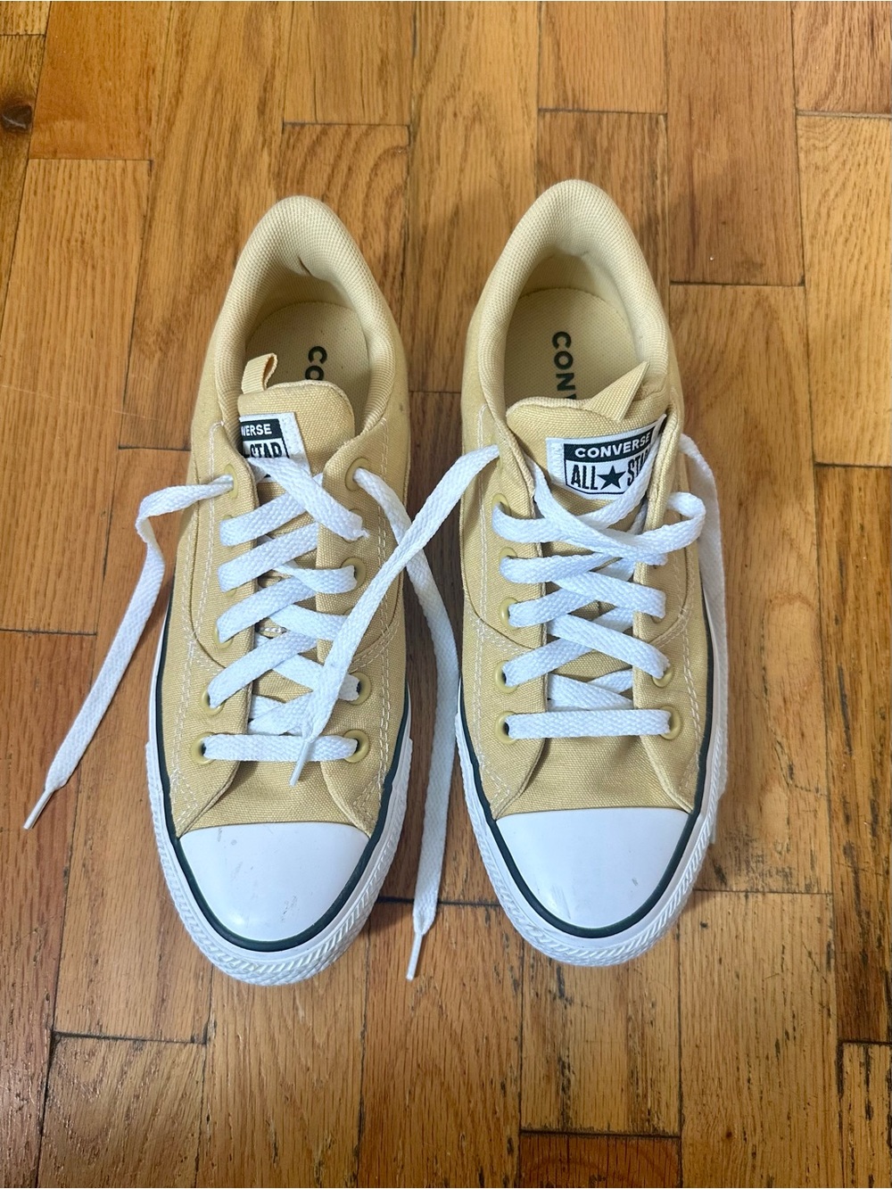 Converse Chuck Taylor All Star Low Top – Light Yellow – Women’s 8